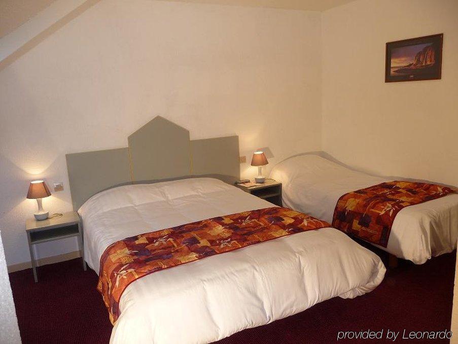 Logis Hotel Lons-Le-Saunier - Restaurant Le Grill Zimmer foto