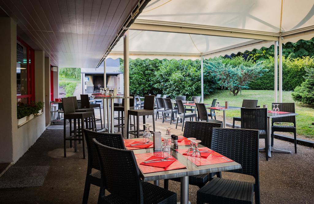 Logis Hotel Lons-Le-Saunier - Restaurant Le Grill Exterior foto